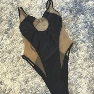 Dollz Kill Yira Tan Mesh & Black Silhouette Leotard Size Medium - One hole GUC